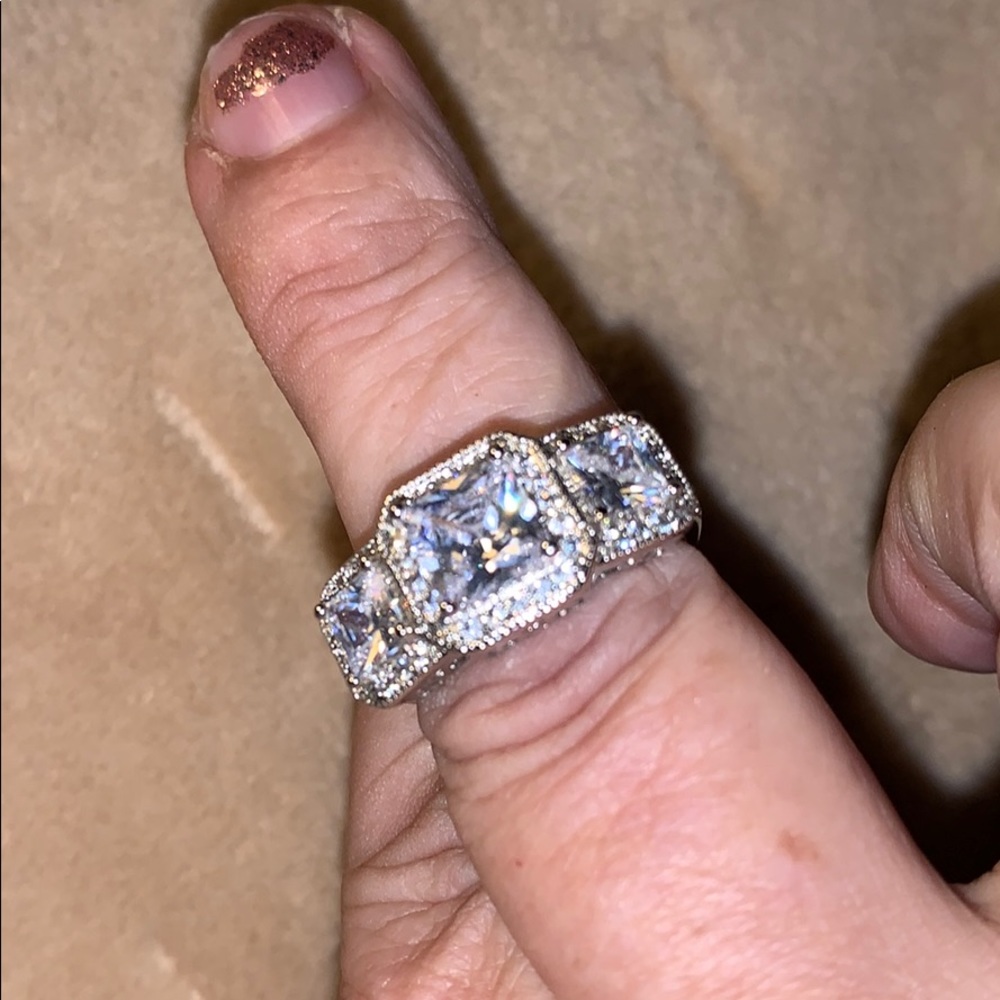 Beautiful antique look princess cut crystal diamon